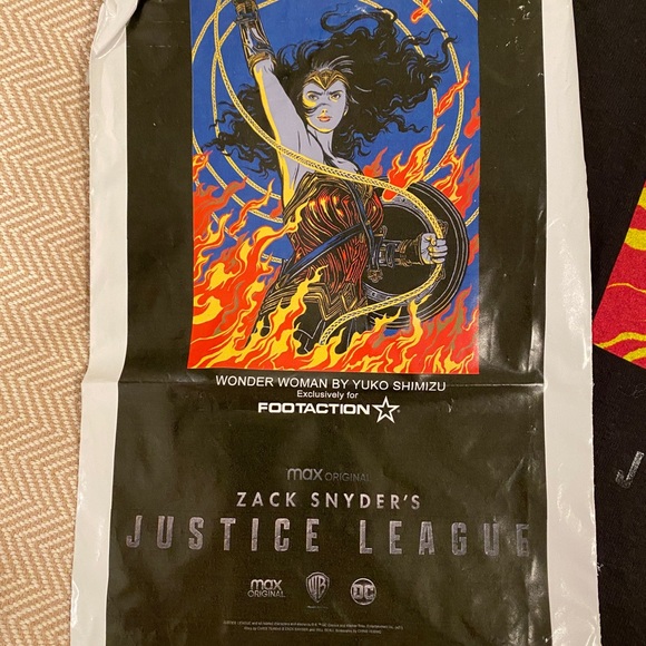 Zac Snyder (autographed) Justice League Wonder Woman T Shirt - Picture 2 of 10
